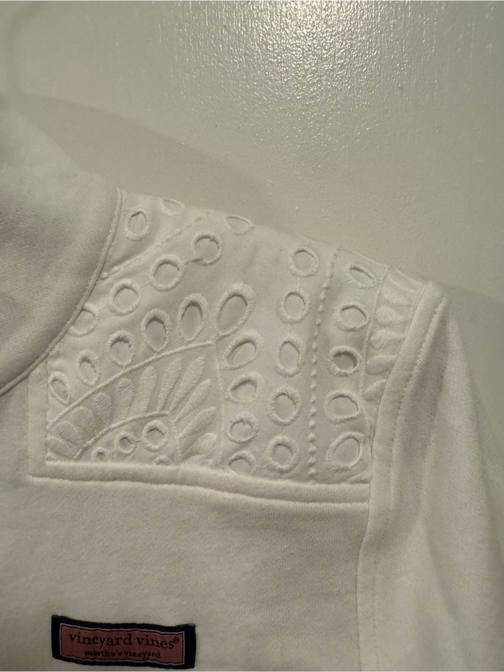 Vineyard Vines Shep Sweatshirt Womens Small White Lace Accent Whale Logo Prep - Picture 2 of 9